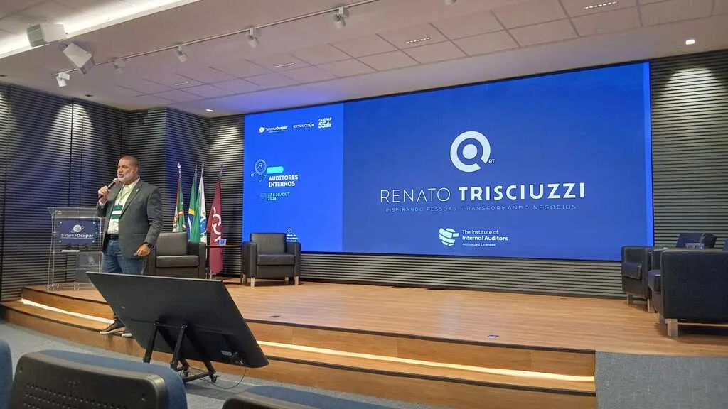Palestra "As Novas Linhas de Atuação da Auditoria Interna" fecha primeiro dia do "Fórum de Auditores Internos" no Auditório do Sistema Ocepar