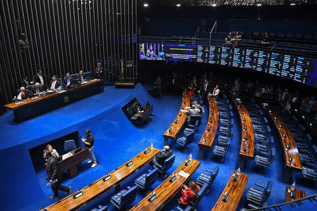 PEC que acaba com a Escala 6x1 deve ser votada nesta quarta-feira no Senado